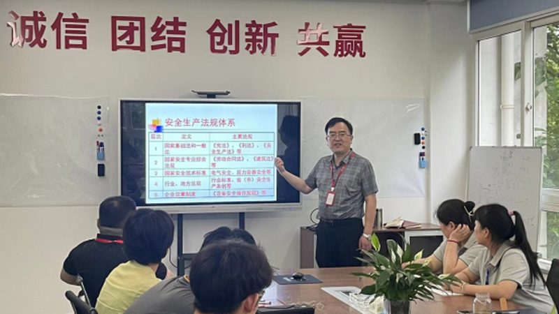 叉车培训实操教学：掌握安全操作，提升职场竞争力