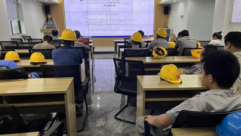 企业内训定制与标准课程：如何选择更适合您的培训方案**