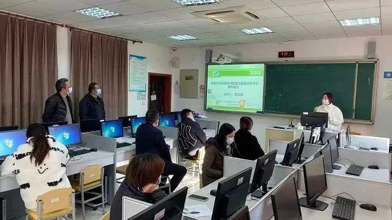 叉车安全规范标准：保障作业安全的关键