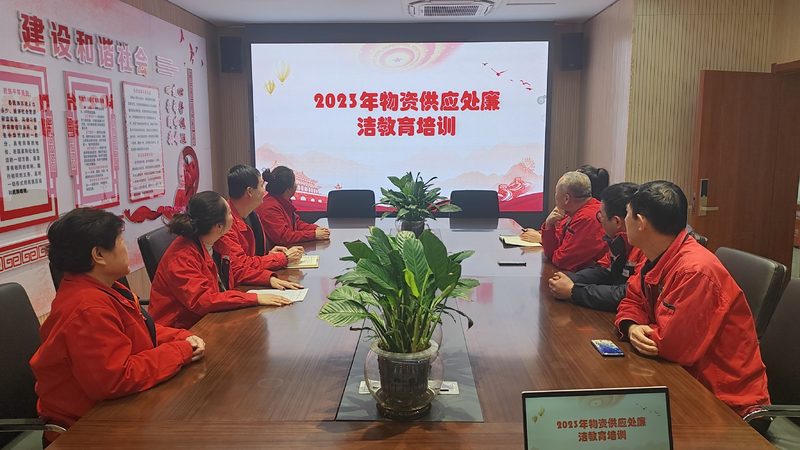 然而，学历教育也存在一定的局限性：